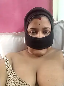 pinkisaha75 online show from February 11, 2026, 6:35 am