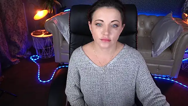 Snapshot of Dafni_Monn chatting on February 28, 2026, 6:35 am Dafni Monn online show from February 28, 2026, 6:35 am