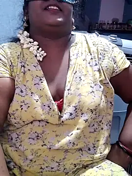 divyasree1431 online show from June 9, 2026, 2:51 pm