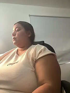 Snapshot of tatikanyx chatting on July 10, 2026, 3:23 pm tatikanyx online show from July 10, 2026, 3:23 pm