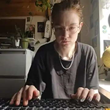 Snapshot of Shy_Bamby chatting on May 3, 2026, 9:25 am Shy Bamby online show from May 3, 2026, 9:25 am