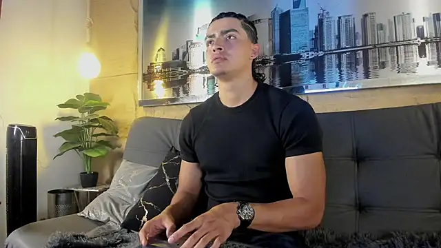 Snapshot of elliot_colton chatting on July 19, 2026, 8:05 pm elliot colton online show from July 19, 2026, 8:05 pm