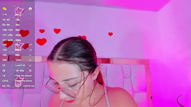 Snapshot of AliciaWhite_nt chatting on March 17, 2026, 12:35 am AliciaWhite nt online show from March 17, 2026, 12:35 am