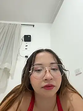 Snapshot of AliciaWhite_nt chatting on July 29, 2026, 11:04 pm AliciaWhite nt online show from July 29, 2026, 11:04 pm