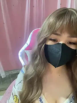 -Violet-t online show from April 27, 2026, 1:53 pm