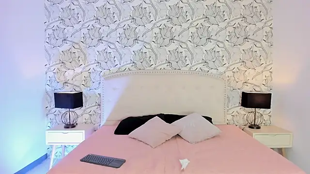 Venusandrea29 online show from July 12, 2026, 12:28 pm