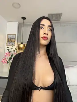 Snapshot of IvonneOwen chatting on August 4, 2026, 3:00 am IvonneOwen online show from August 4, 2026, 3:00 am