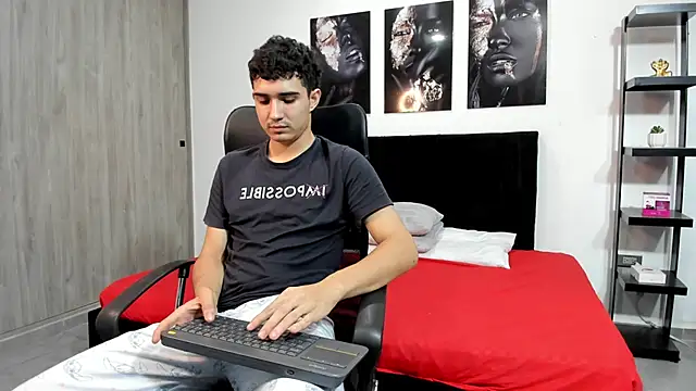 Alejo Grey online show from February 4, 2026, 6:36 pm