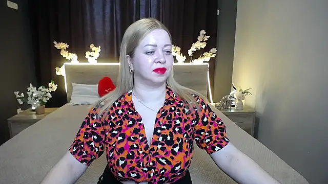 OliviaVerr online show from May 7, 2026, 12:08 pm