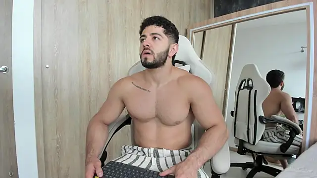 Snapshot of Thiago_moretti chatting on July 9, 2026, 10:31 pm Thiago moretti online show from July 9, 2026, 10:31 pm