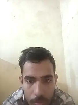 Rajkuma12345 online show from January 14, 2026, 3:32 am