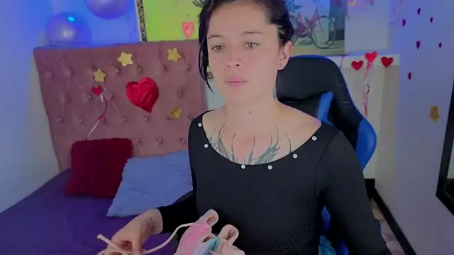 Snapshot of Harley_quinzell chatting on February 23, 2026, 7:03 pm Harley quinzell online show from February 23, 2026, 7:03 pm