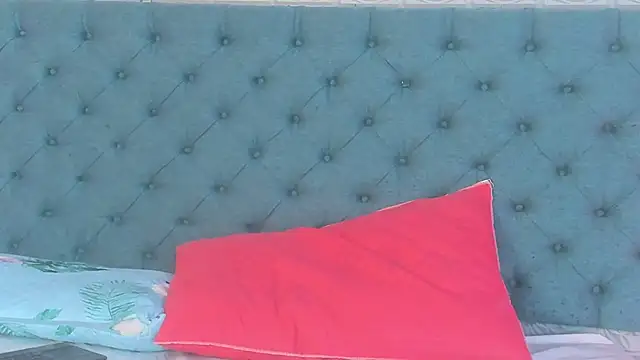 Snapshot of TinyRosee chatting on February 26, 2026, 7:25 pm TinyRosee online show from February 26, 2026, 7:25 pm