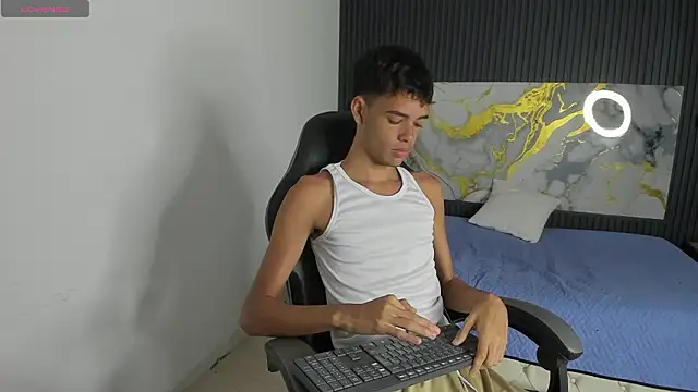 Dark Desiree18 online show from March 4, 2026, 12:02 pm