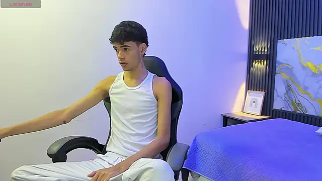 Dark Desiree18 online show from February 7, 2026, 12:02 pm