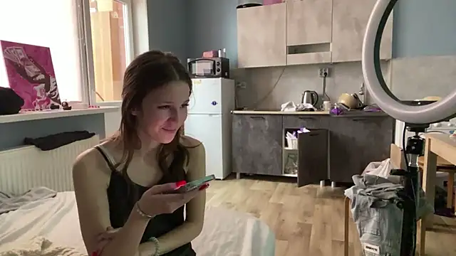 Cutedina online show from February 3, 2026, 9:47 am