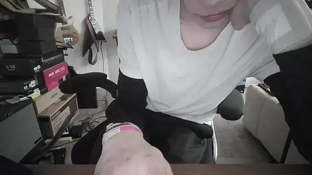 Snapshot of YessuRisk chatting on January 12, 2026, 10:14 pm YessuRisk online show from January 12, 2026, 10:14 pm