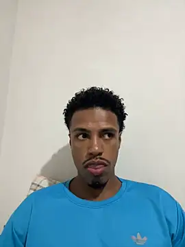 Snapshot of LorenzoBlack27 chatting on March 18, 2026, 10:32 pm LorenzoBlack27 online show from March 18, 2026, 10:32 pm