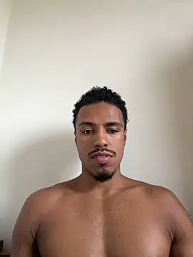 Snapshot of LorenzoBlack27 chatting on May 19, 2026, 7:21 pm LorenzoBlack27 online show from May 19, 2026, 7:21 pm