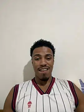 Snapshot of LorenzoBlack27 chatting on June 15, 2026, 11:04 pm LorenzoBlack27 online show from June 15, 2026, 11:04 pm