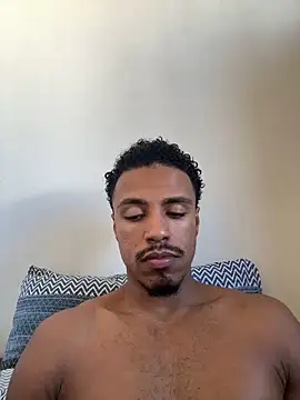 Snapshot of LorenzoBlack27 chatting on June 21, 2026, 5:52 pm LorenzoBlack27 online show from June 21, 2026, 5:52 pm