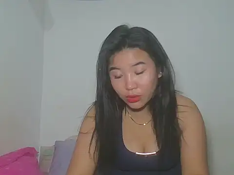 Snapshot of Zyeiii chatting on February 9, 2026, 4:38 pm Zyeiii online show from February 9, 2026, 4:38 pm