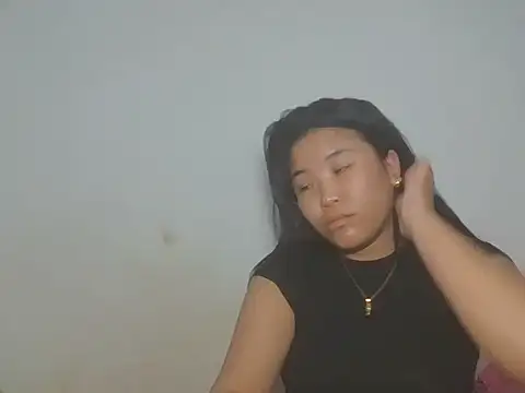 Zyeiii online show from April 29, 2026, 6:36 pm