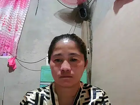 Snapshot of lovelyxxx88 chatting on April 8, 2026, 11:44 am lovelyxxx88 online show from April 8, 2026, 11:44 am