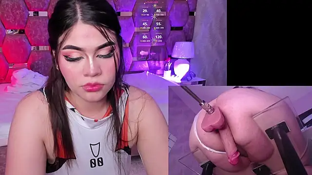Snapshot of IsabellaBlow chatting on May 15, 2026, 1:53 pm IsabellaBlow online show from May 15, 2026, 1:53 pm