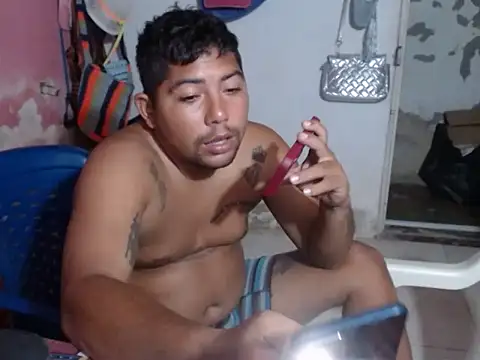 Snapshot of master_juju1924 chatting on April 1, 2026, 8:37 am master juju1924 online show from April 1, 2026, 8:37 am