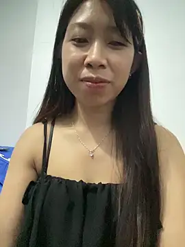 Snapshot of Mayly_lucky2 chatting on May 15, 2026, 12:19 am Mayly lucky2 online show from May 15, 2026, 12:19 am