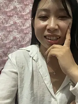 Snapshot of Mayly_lucky2 chatting on July 4, 2026, 10:43 am Mayly lucky2 online show from July 4, 2026, 10:43 am