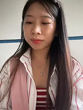 Snapshot of Mayly_lucky2 chatting on July 24, 2026, 11:06 am Mayly lucky2 online show from July 24, 2026, 11:06 am