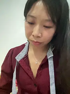 Snapshot of Mayly_lucky2 chatting on May 8, 2026, 10:30 am Mayly lucky2 online show from May 8, 2026, 10:30 am