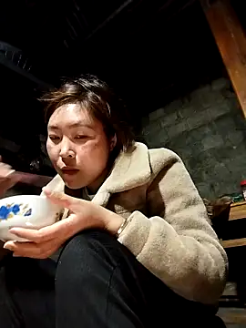 feli-00 online show from January 16, 2026, 11:36 am