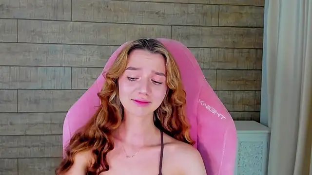 VanessaVienne online show from February 28, 2026, 4:28 pm