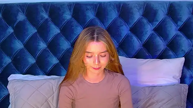 VanessaVienne online show from February 22, 2026, 4:30 pm