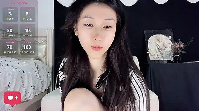 Snapshot of Queenbb88 chatting on July 11, 2026, 11:43 am Queenbb88 online show from July 11, 2026, 11:43 am