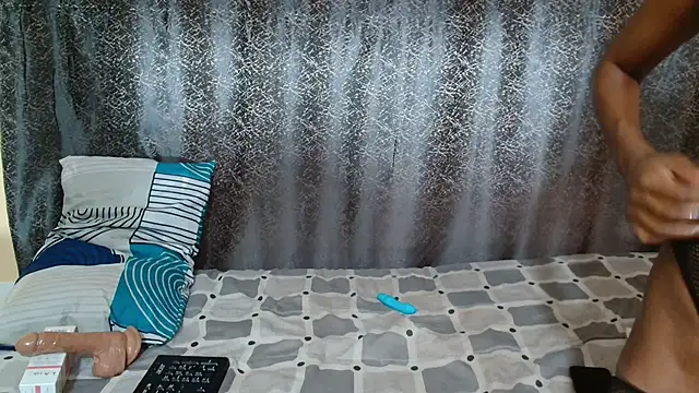 Amanda April online show from February 12, 2026, 3:34 pm