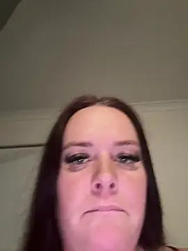 carinabro10 online show from May 7, 2026, 8:39 am