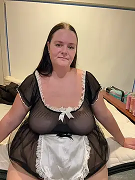 carinabro10 online show from February 5, 2026, 8:43 am