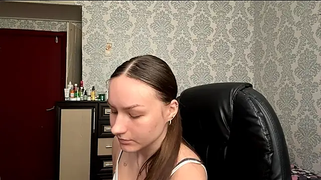 LindsayBlackshire online show from January 19, 2026, 8:07 am