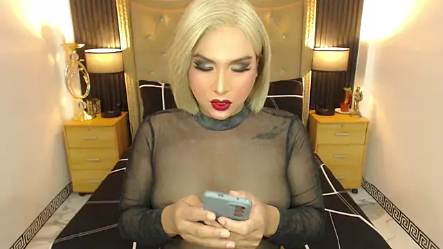 Snapshot of Angel_off_Hell chatting on April 3, 2026, 9:32 pm Angel off Hell online show from April 3, 2026, 9:32 pm