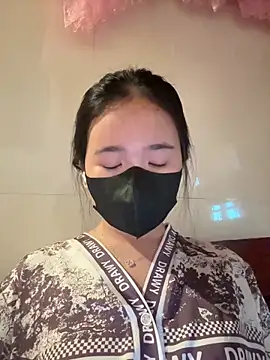 Gwen879 online show from March 1, 2026, 12:43 am