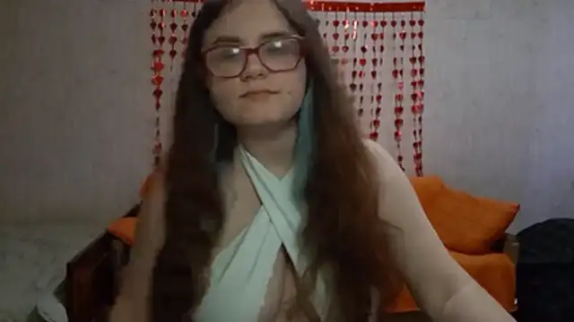 Miyabeee online show from April 4, 2026, 8:21 am