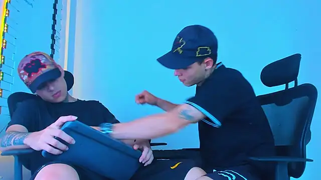 Snapshot of Thomas-Wil chatting on February 25, 2026, 3:34 pm Thomas-Wil online show from February 25, 2026, 3:34 pm