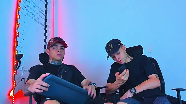 Snapshot of Thomas-Wil chatting on February 7, 2026, 1:24 am Thomas-Wil online show from February 7, 2026, 1:24 am