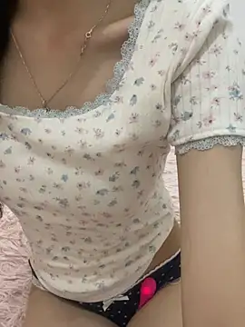 Snapshot of Linhtruong__ chatting on May 5, 2026, 7:06 pm Linhtruong online show from May 5, 2026, 7:06 pm