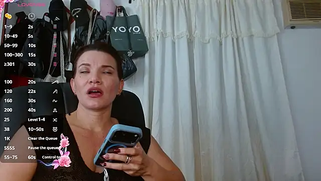 Scarlett 3X online show from March 3, 2026, 11:45 pm