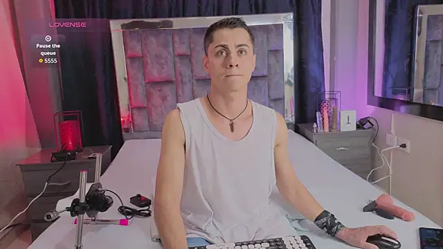 LeoMonnroe online show from March 10, 2026, 7:07 pm